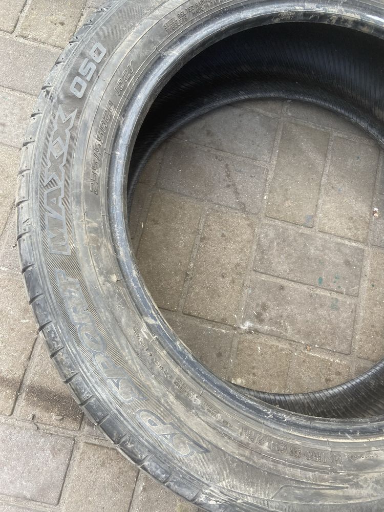 Шини літні R20 235/55 Dunlop (ціна за скат)