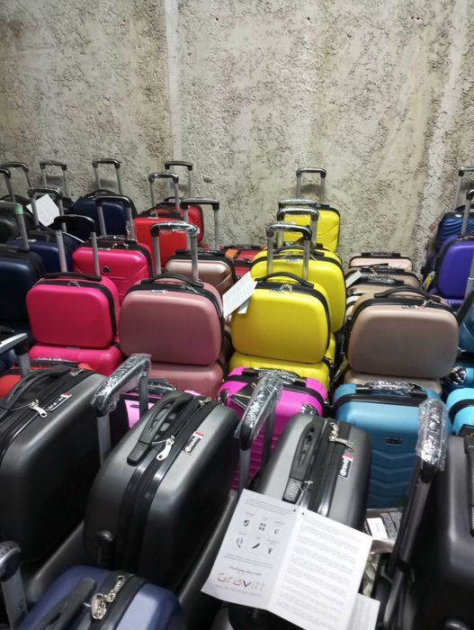 walizka kabinowa L na 4 kołach z abs podróżna