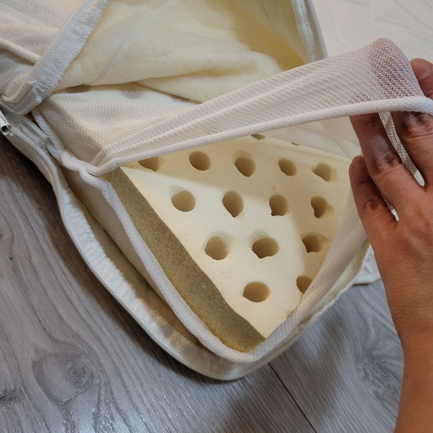Materac lateksowy Vitmat antyalergic z pościelą dodatkowo120x60