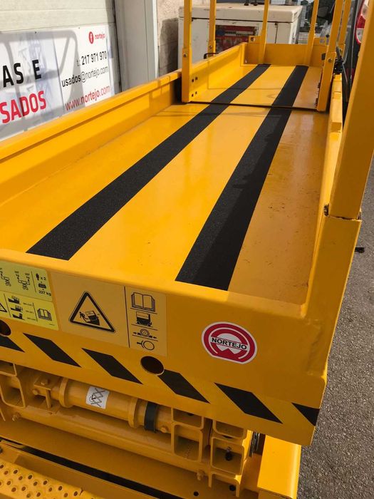 Plataformas Elevatória Tesoura Elétrica 8 mts (Recondicionada)