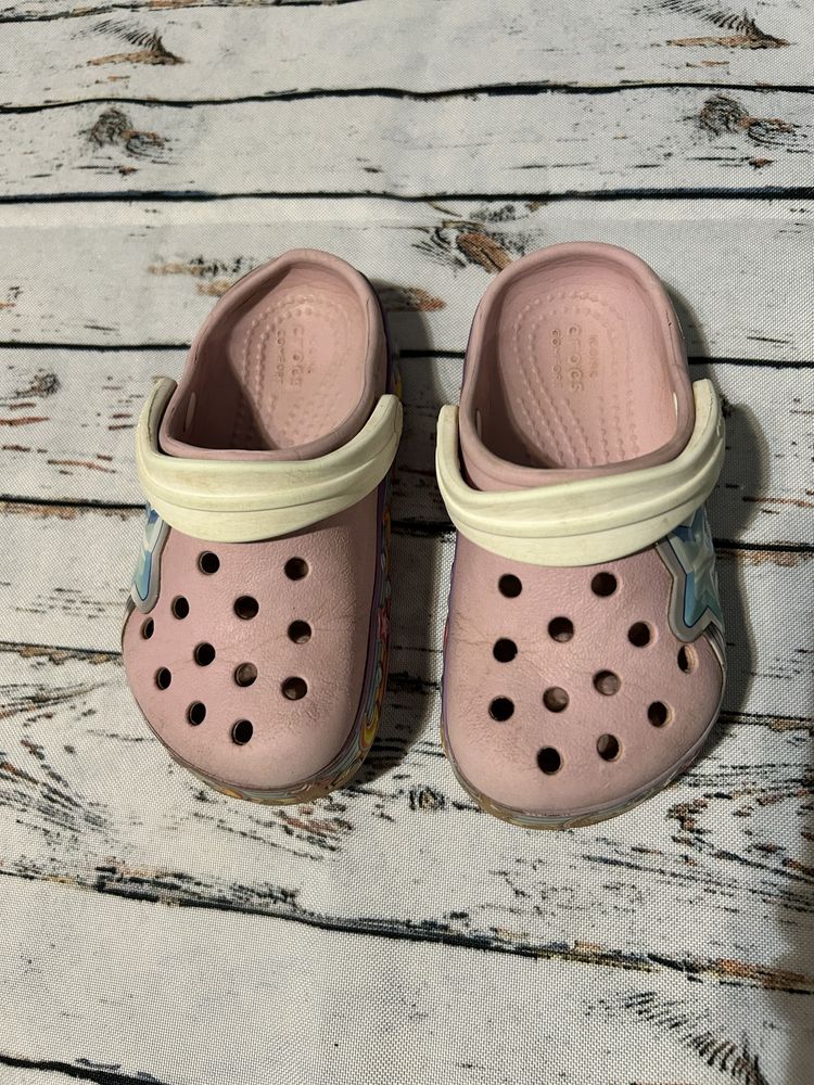 Klapki Crocs c8 na basen