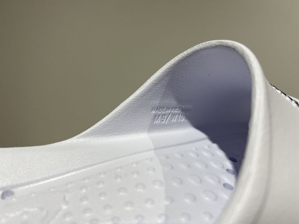 Тапочки Nike Victori One Shower Slide CZ5478-100
