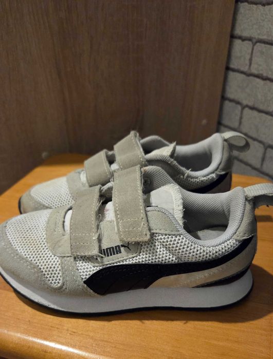 Дитячі крововки на дівчинку