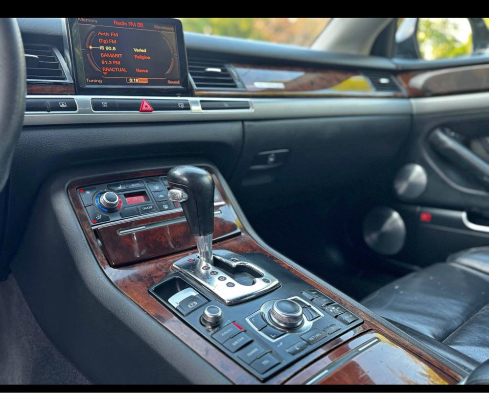 Audi A8 2009p 3.0d музика bang Olufsen
