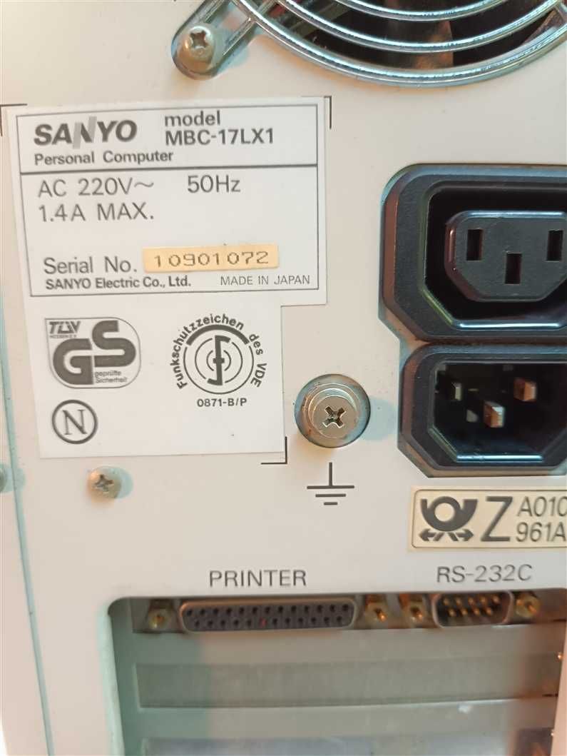 Retro komputer Sanyo MBC-17LX1