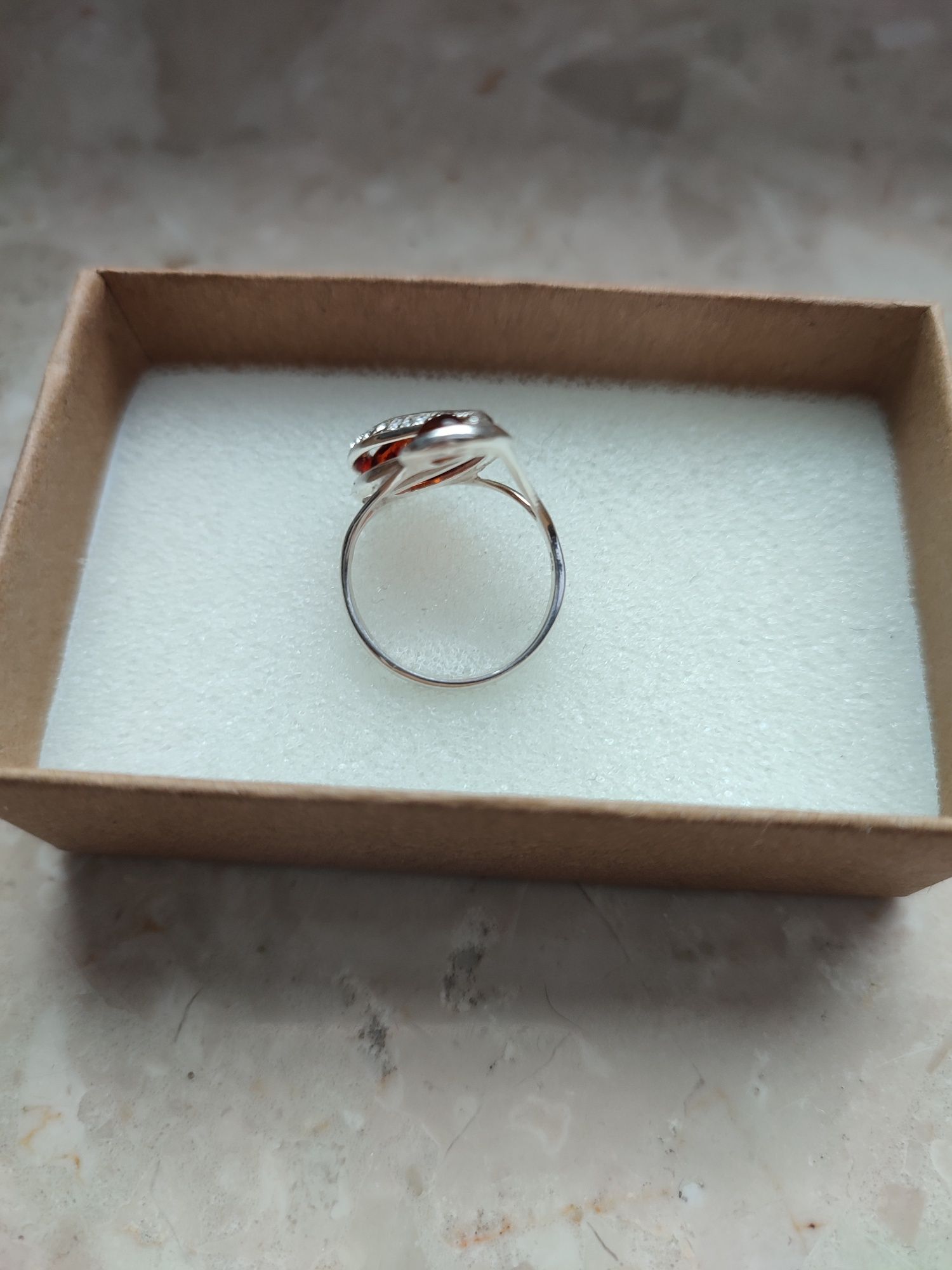 Srebrny pierścionek z bursztynem bałtyckim rozmiar 14