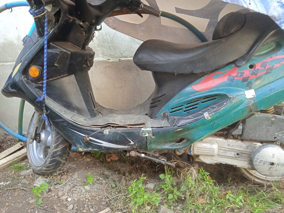 Продам скутер 150кубів