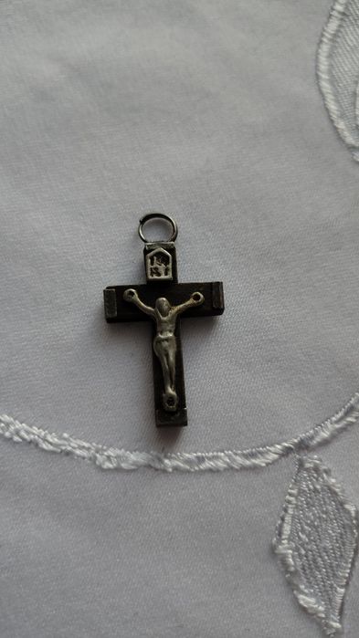 Stary krzyż od różańca