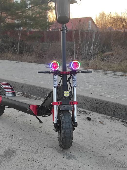 Електросамокат giant