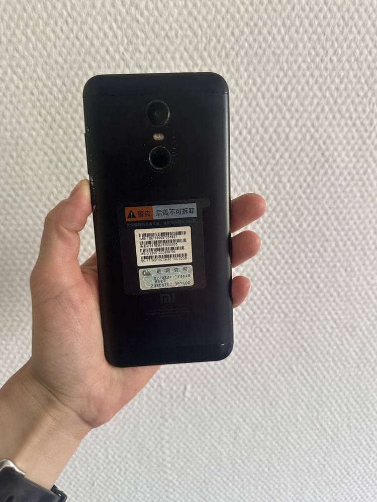 Продам Xiaomi Redmi 5 Plus 3/32 Black