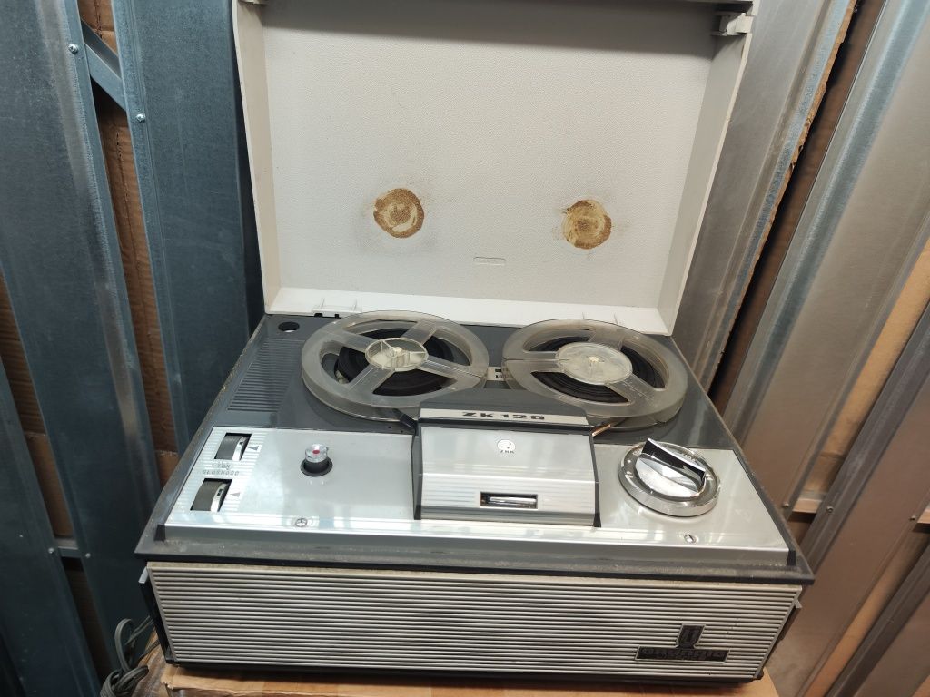 Magnetofon szpulowy UNITRA ZK 120 Grundig license