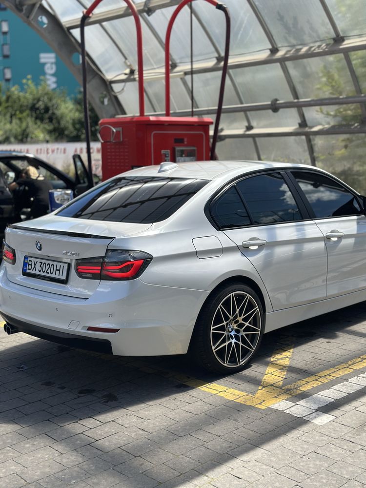 Bmw 328i 2015 замінений цеп і помпа 20к назад повністю обслужений авто