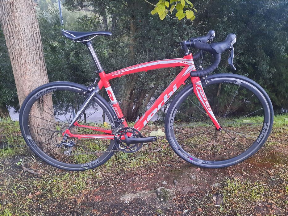 Bicicleta de estrada jorbi com 105 e vision