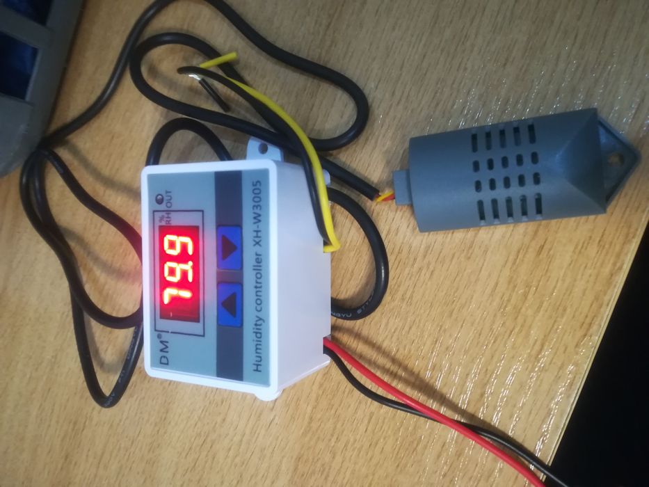 Higrostato/controlador de humidade