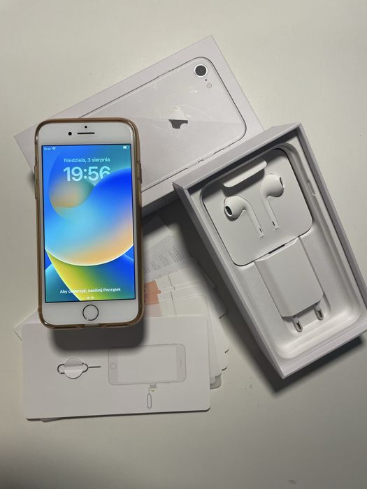 iPhone 8, stan idealny, z etui