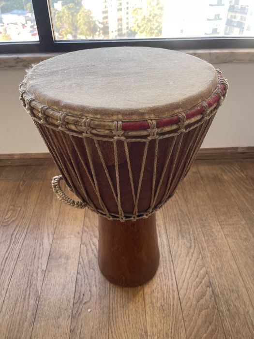 Djambe grande 36cm diametro pele e madeira