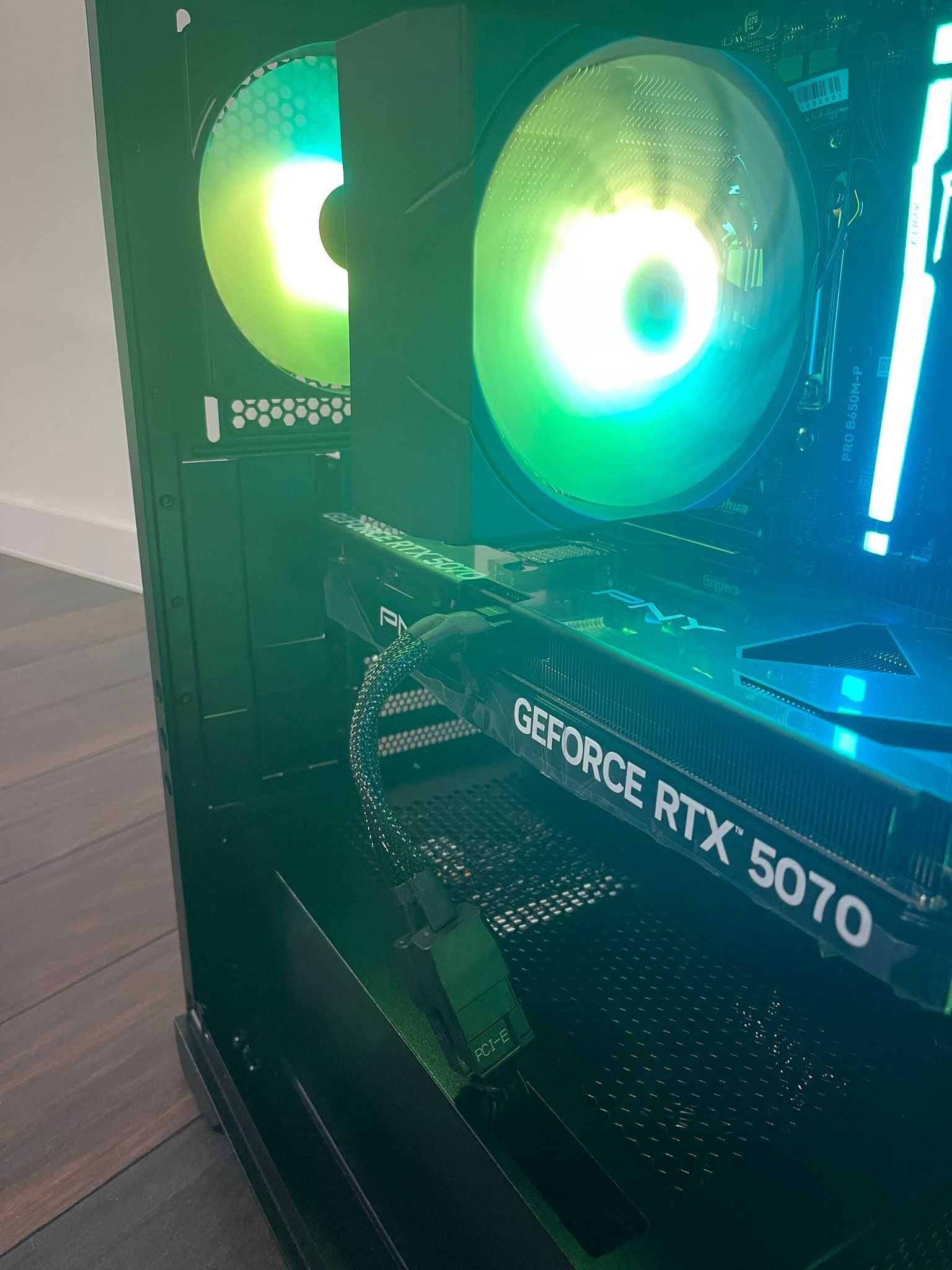 AMD 7500f RTX 5070 32gb ddr5 512gb ARGB Komputer do gier