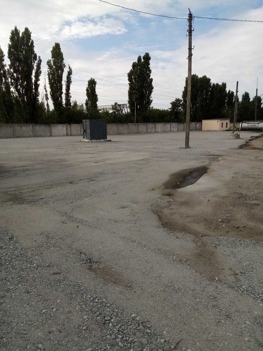 Відкрита площадка з твердим покриттям