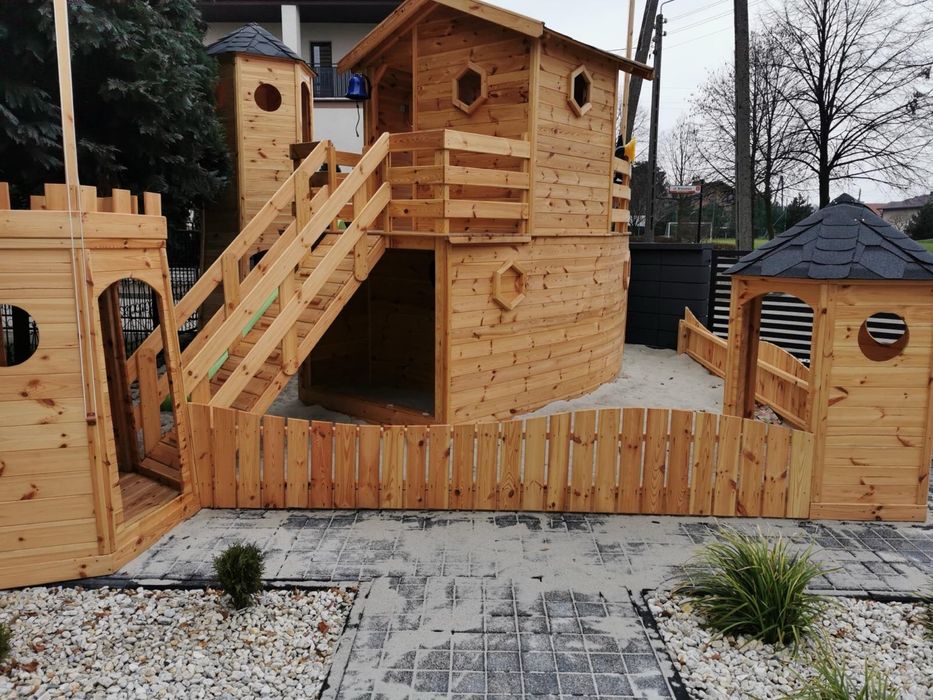 Plac zabaw Statek z wieżami