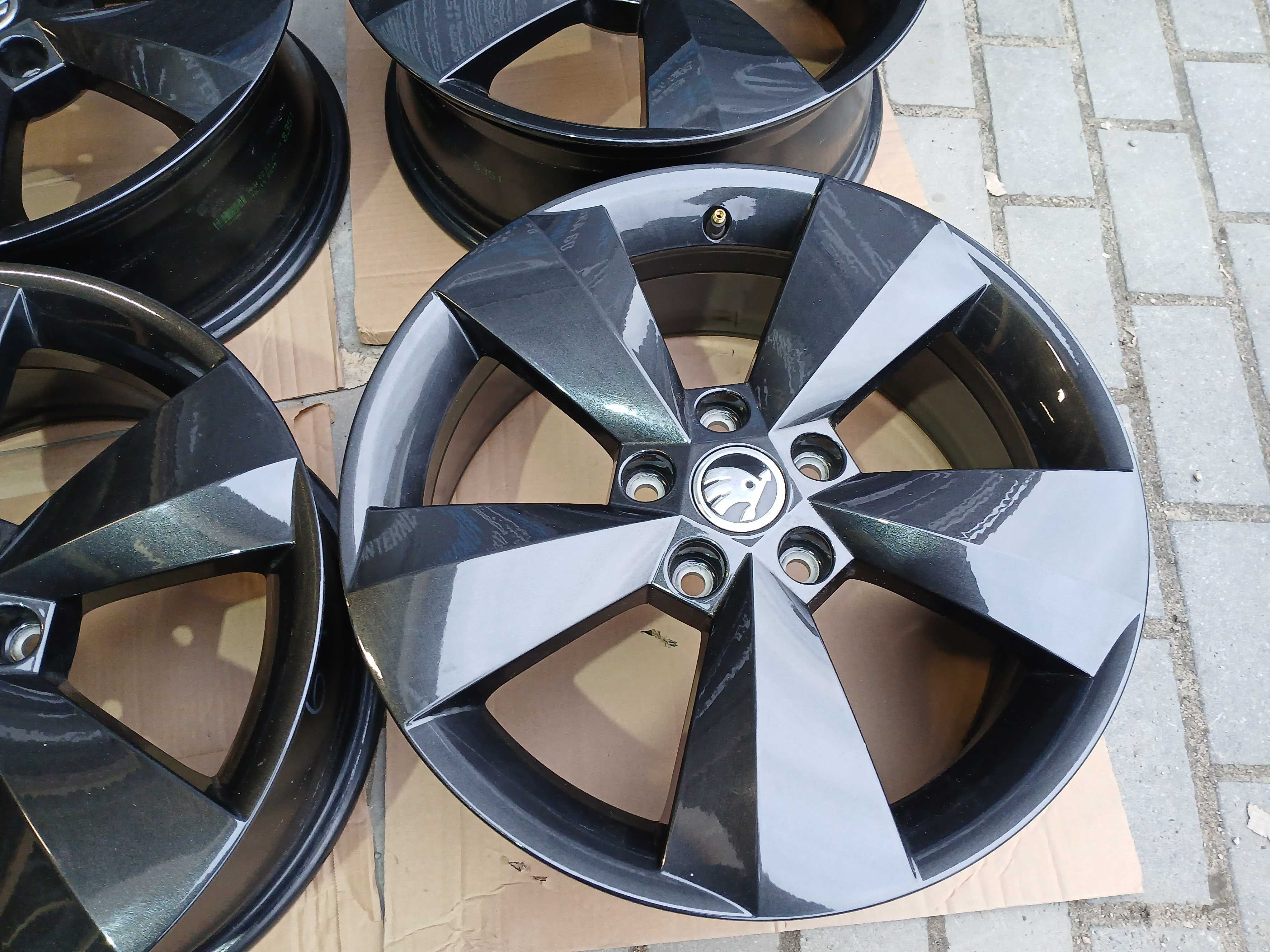 4x czarne felgi R17 5x112 Skoda Karoq Kodiaq Yeti Superb Octavia Vw Au