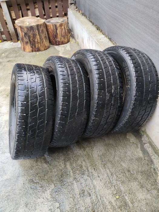 Opony zimowe 225/65/16c