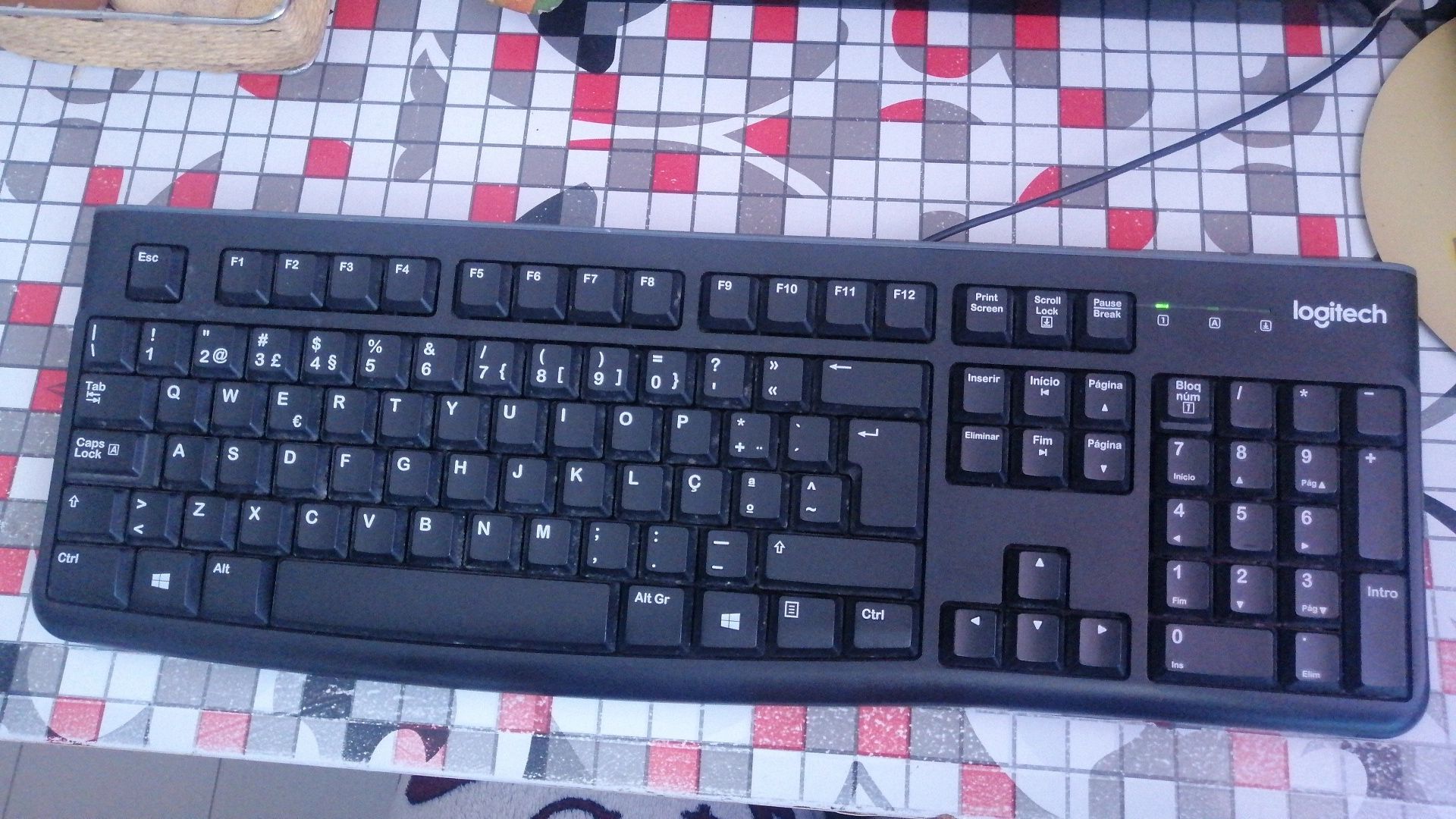 Teclado Logitech K120 com fio