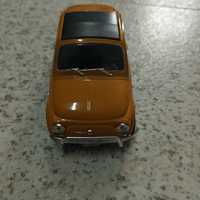 Miniatura Fiat Nuova 600 (escala 1/36)