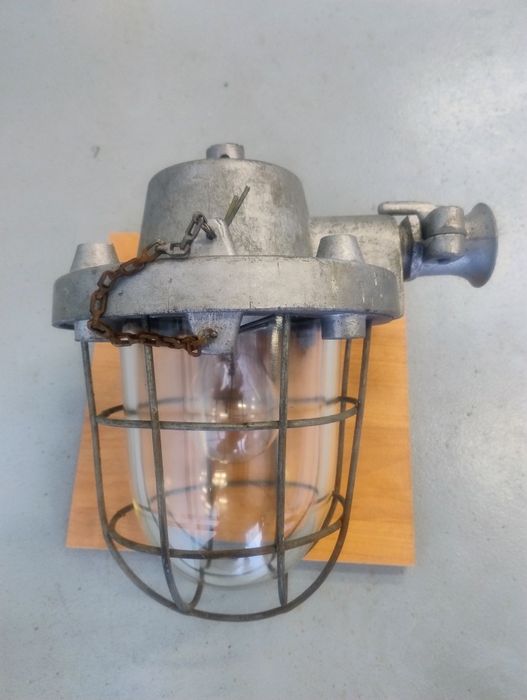 Lampa przemysłowa PRL