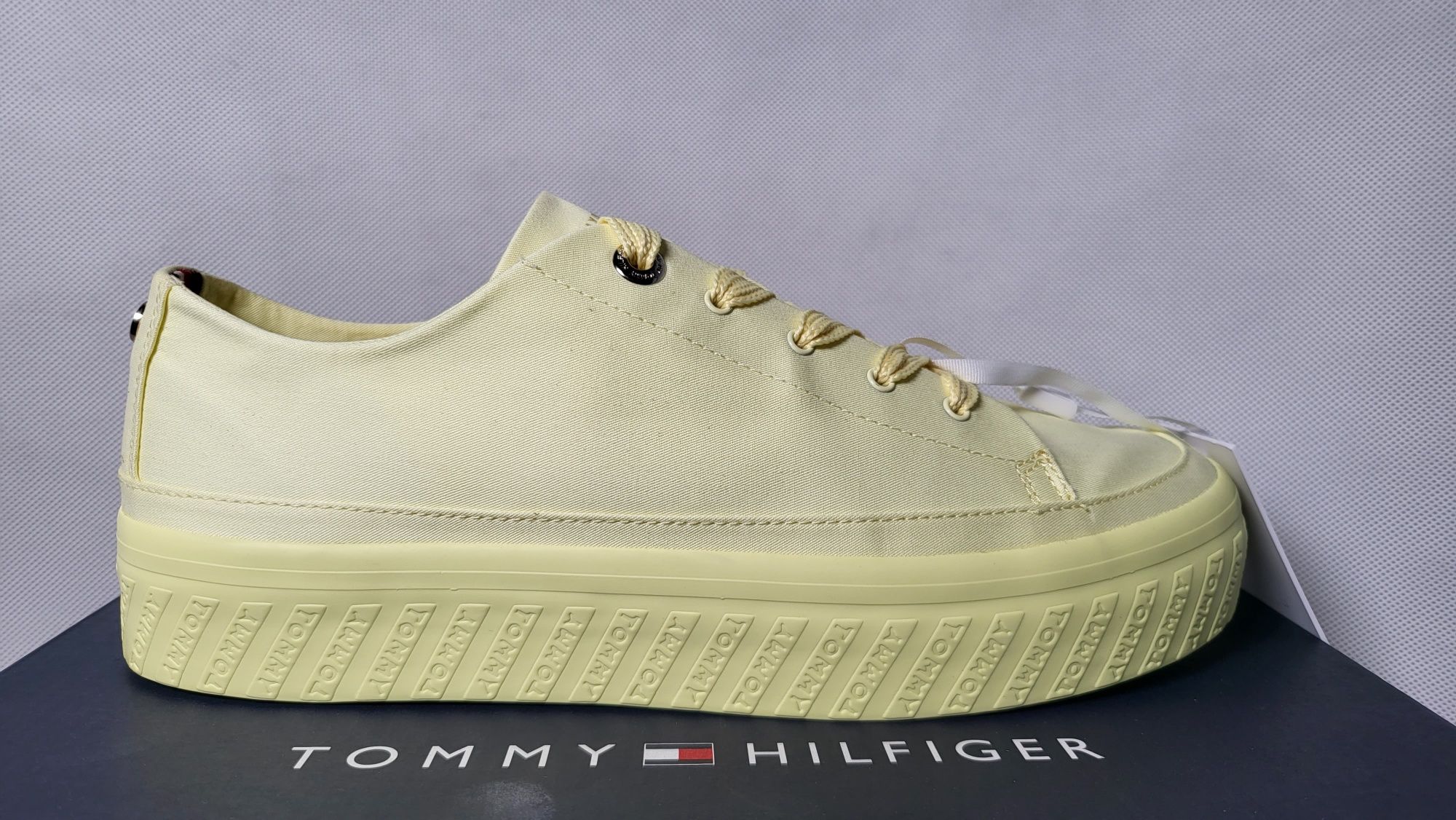 Buty Tommy Hilfiger r 39 na platformie damskie sportowe ORYGINALNE