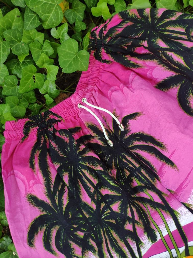 Nowe szorty z wysokim stanem vintage różowe hawajskie spodenki S M