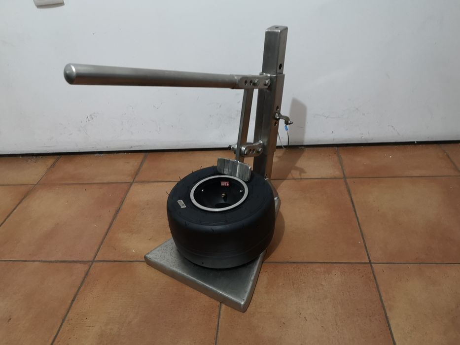 Máquina descolar pneus de karting