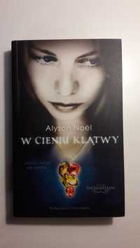 W cieniu klątwy, Alyson Noël