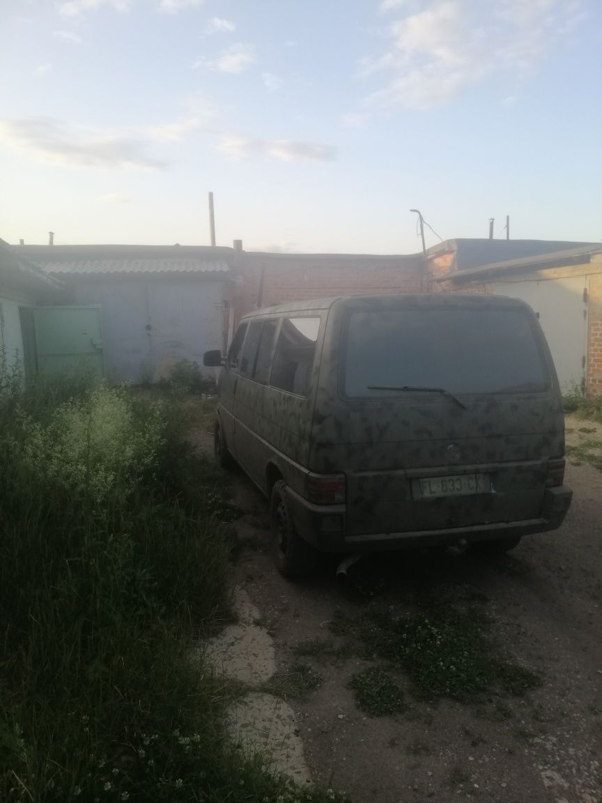 Продам бус т-4 на ходу