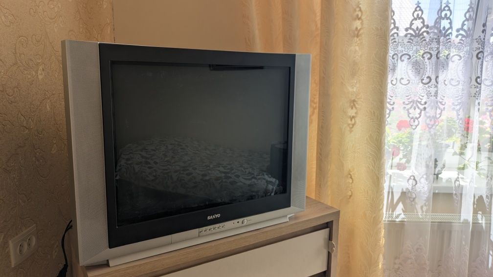 Телевізор Sanyo + тюнер Т2 у комплекті