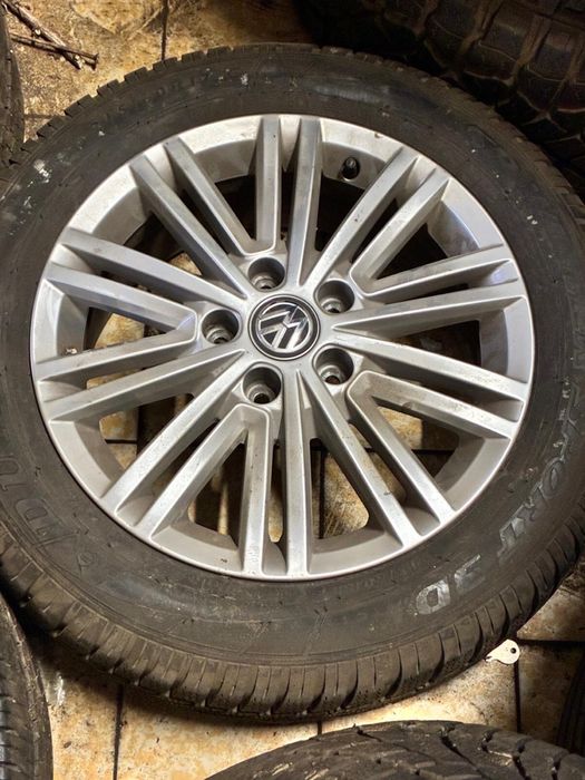 Koła volkswagen caravelle 215/60 r17