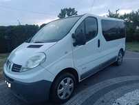 Renault Trafic bezwypadkowy ,,NOWY'' super stan 9 osobowy klima