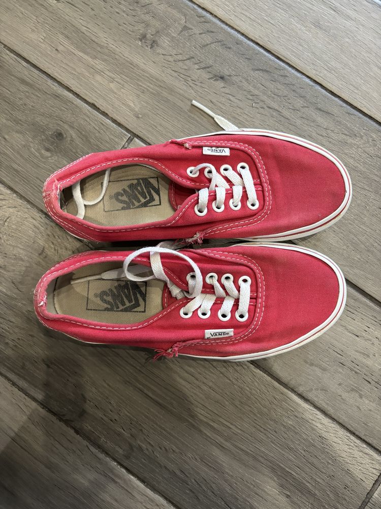 Червоні кеди Vans