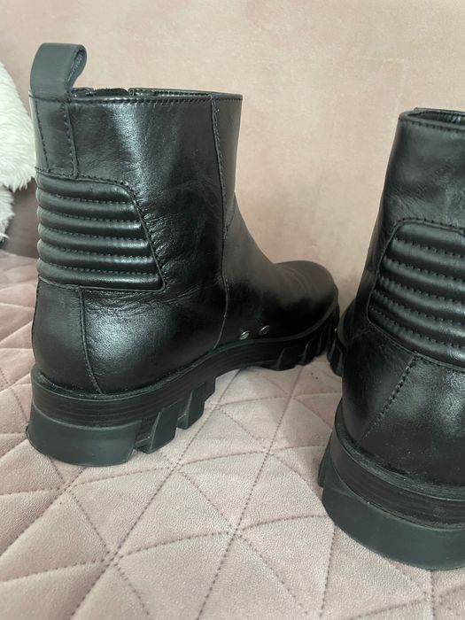 Calvin Klein, eleganckie czarne buty, Rozm. 43