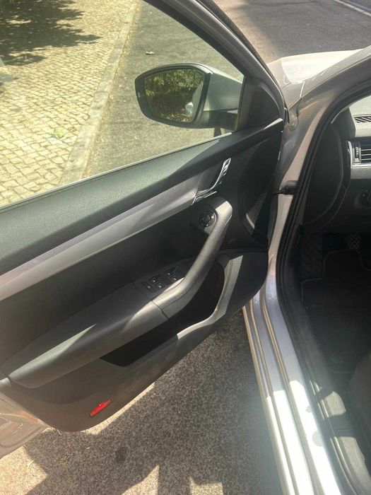 Venda de Viatura Skoda Octavia