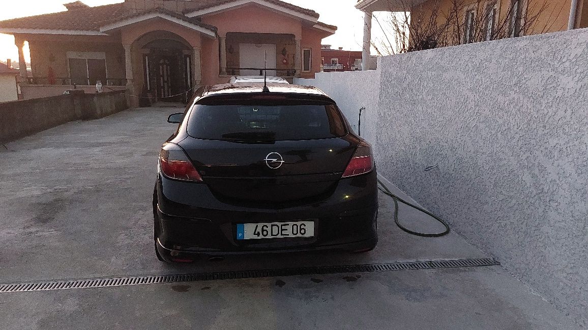 Opel Astra H GTC 1.9 150 CV 2Lugares