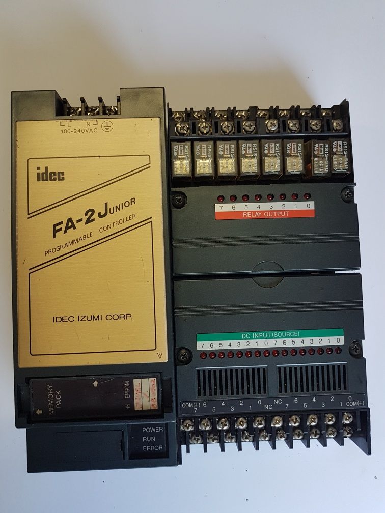 Automatos Idec Izumi FA-2 Junior e diversas cartas de I/O