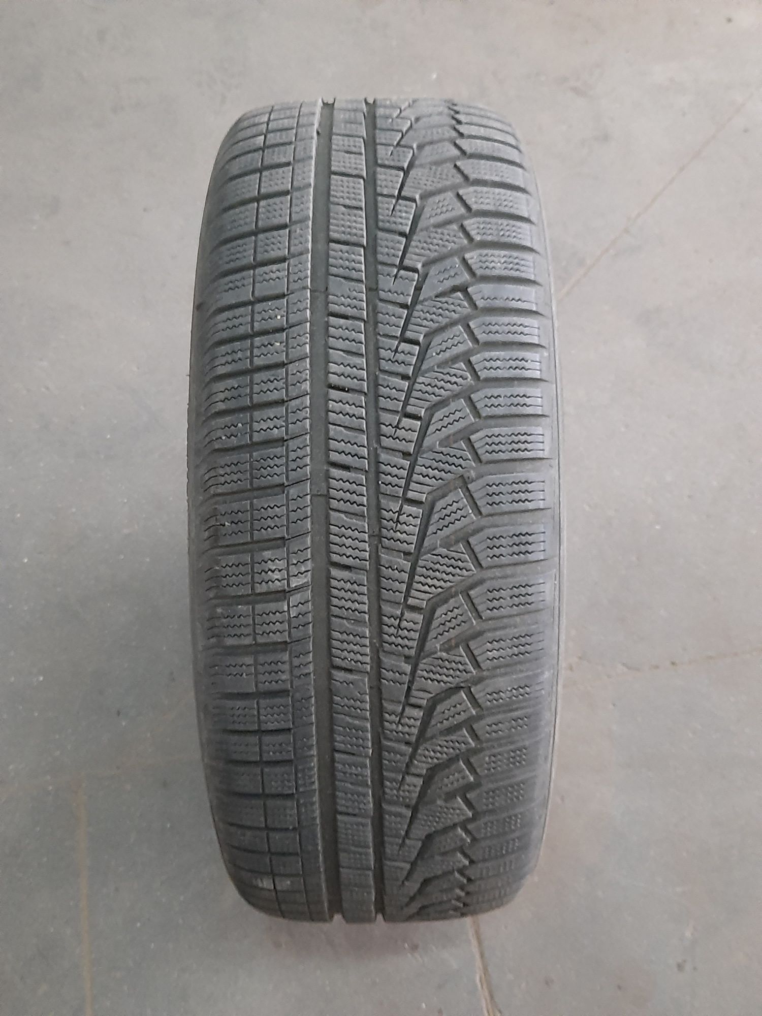 Opona 225/55R17 101V Hankook Winter i*cept evo2