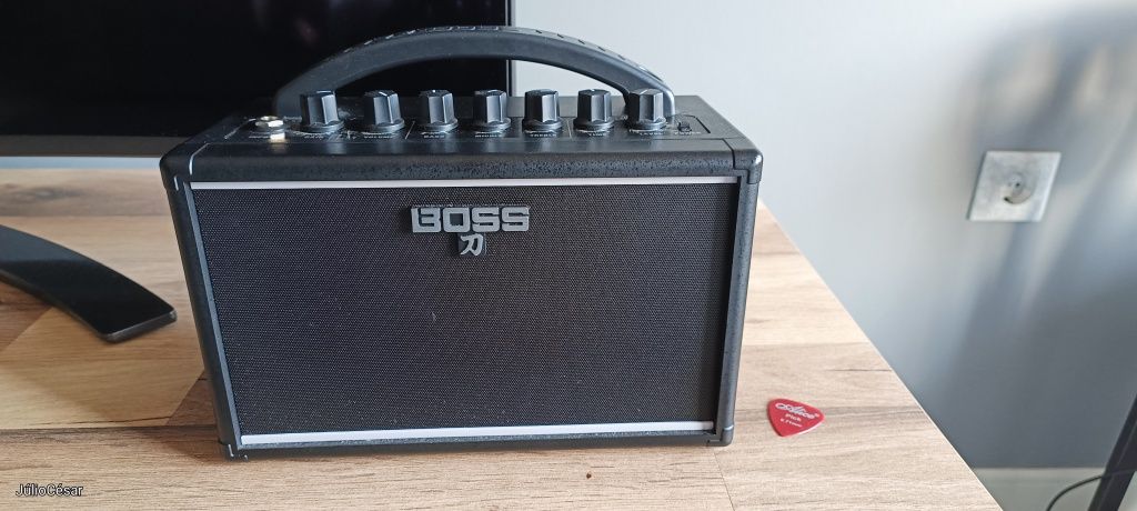 Amplificador guitarra Boss katana