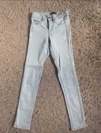 jeansy skinny jasne niebieskie