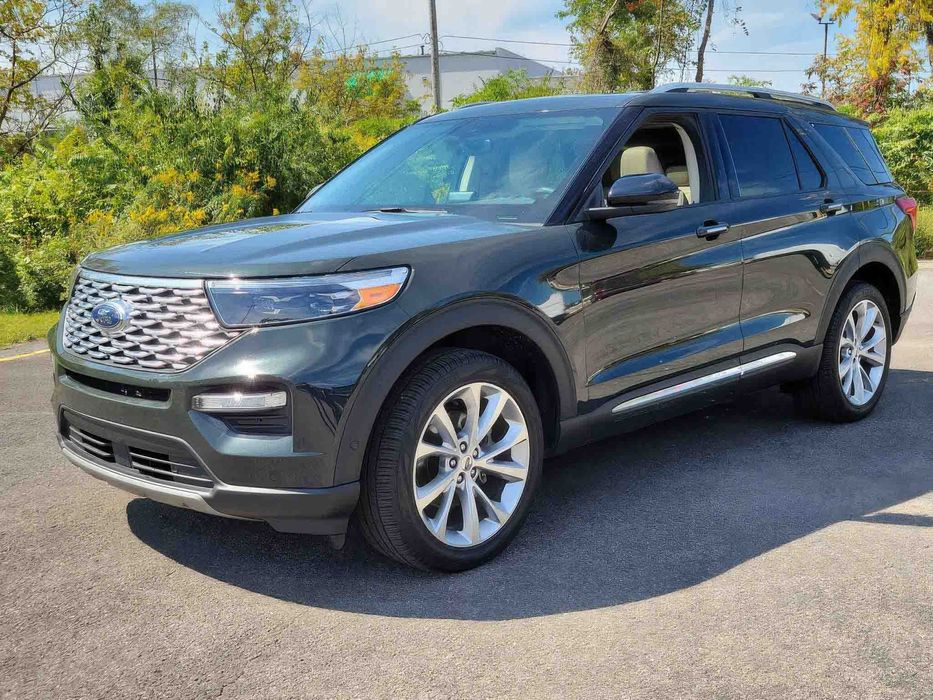 Ford Explorer Platinum      2022