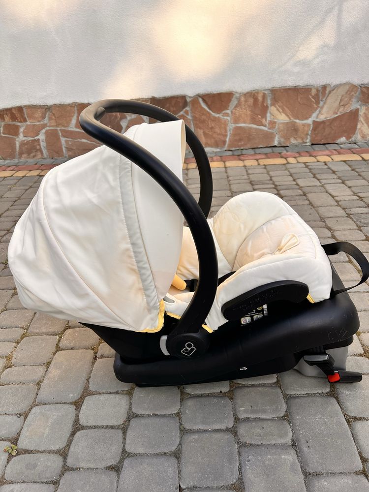 Дитяче автокрісло Maxi-Cosi Mico AP з ISOFIX базою, 0+