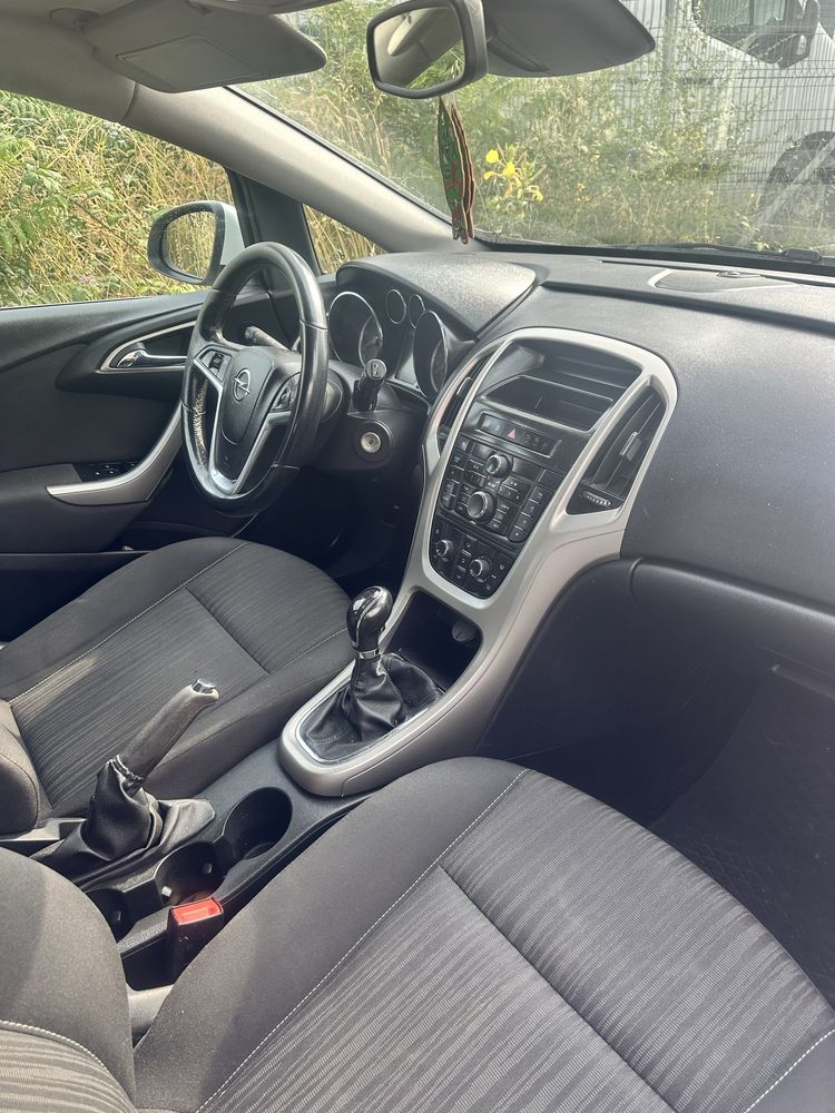 Opel astra sports tourer