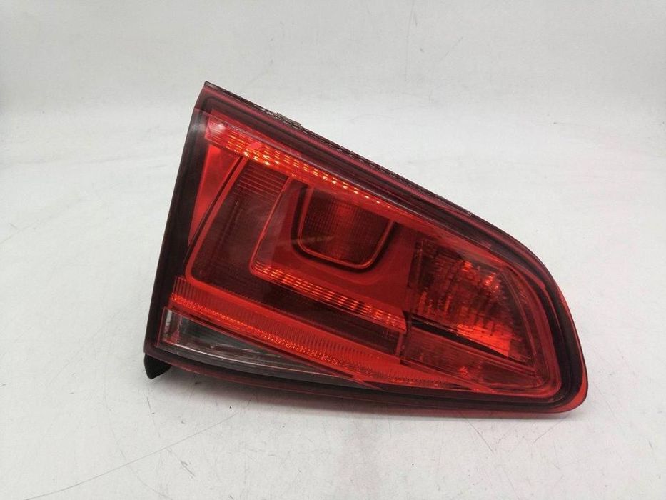 FAROLIM TRASEIRO ESQUERDO INTERIOR VOLKSWAGEN GOLF VII 5G1BE1