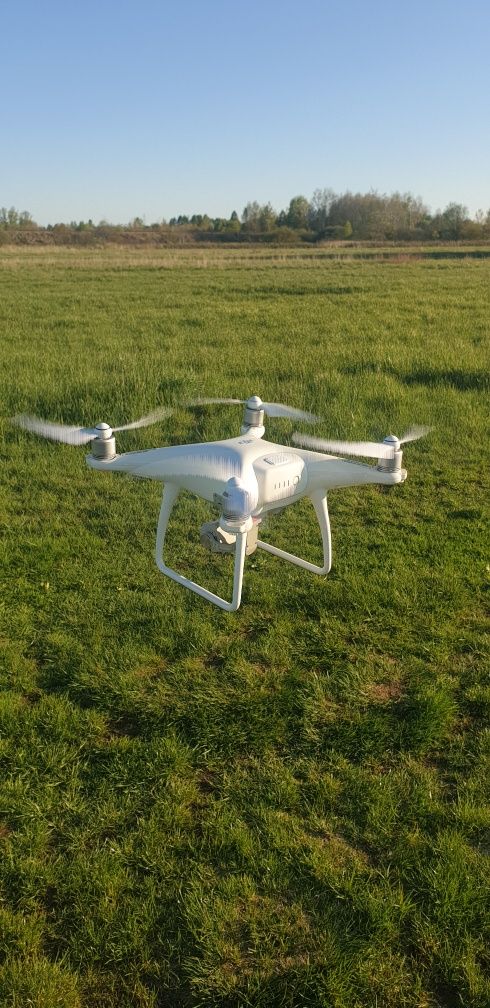 Dron DJI phantom 4 Advanced + 2 baterii
