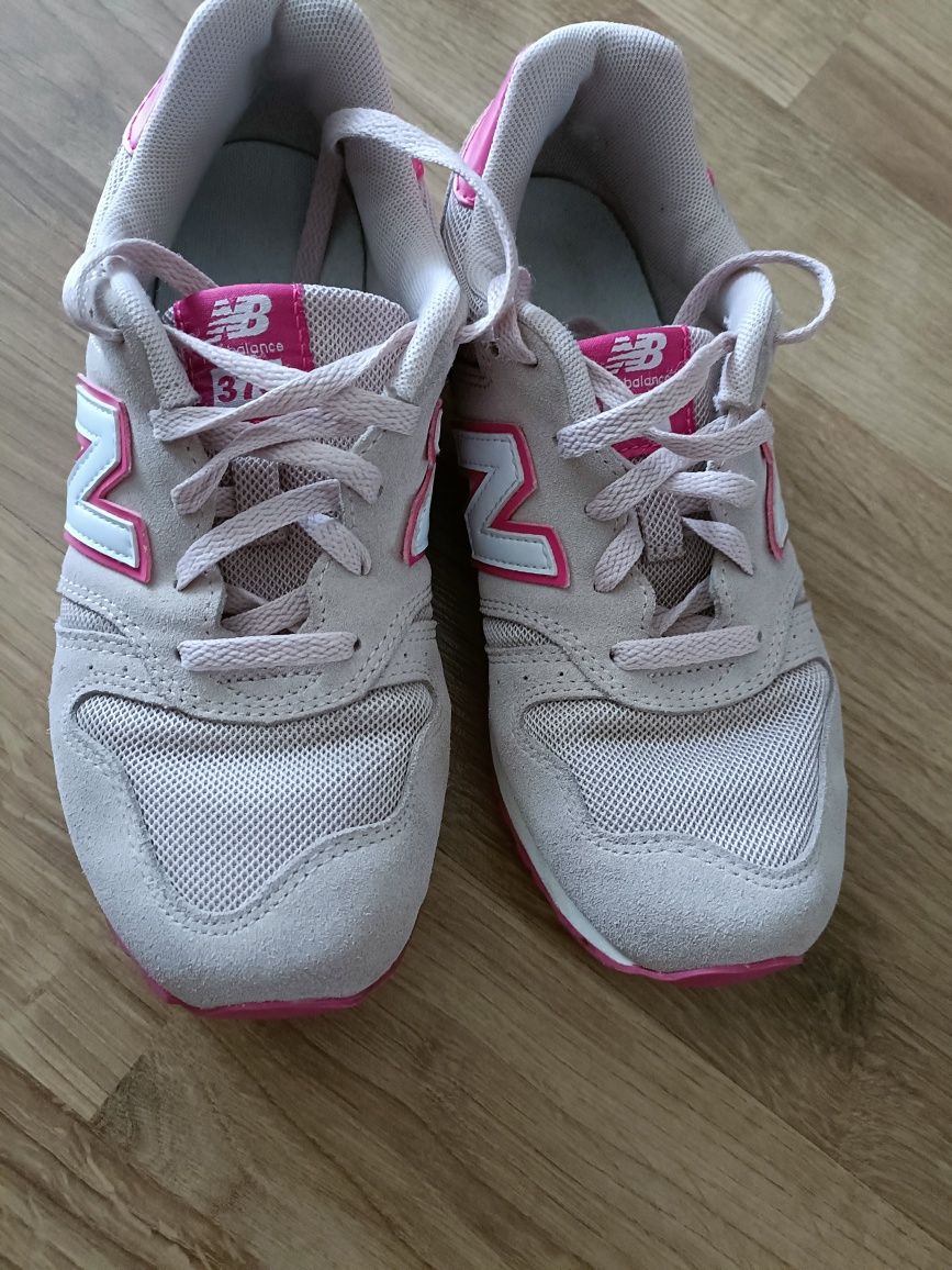 Buty sportowe damskie sznurowane pudrowy róż New Balance 36